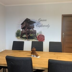 Druk ścienny UV z wieżą widokową w gabinecie wójta Gminy Ciepłowody